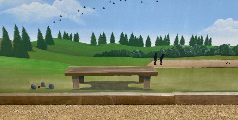 Décor en trompe l'oeil d'un terrain de pétanque. Fresque réalisée à saint jean de mont.